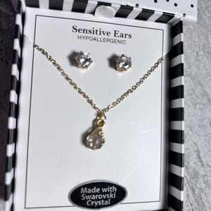 NWT Swarovski Crystal Earring and Necklace Set